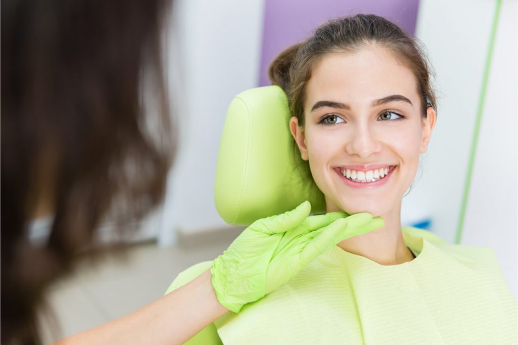 Veneers Vs. Crowns: Which One Should You Get?